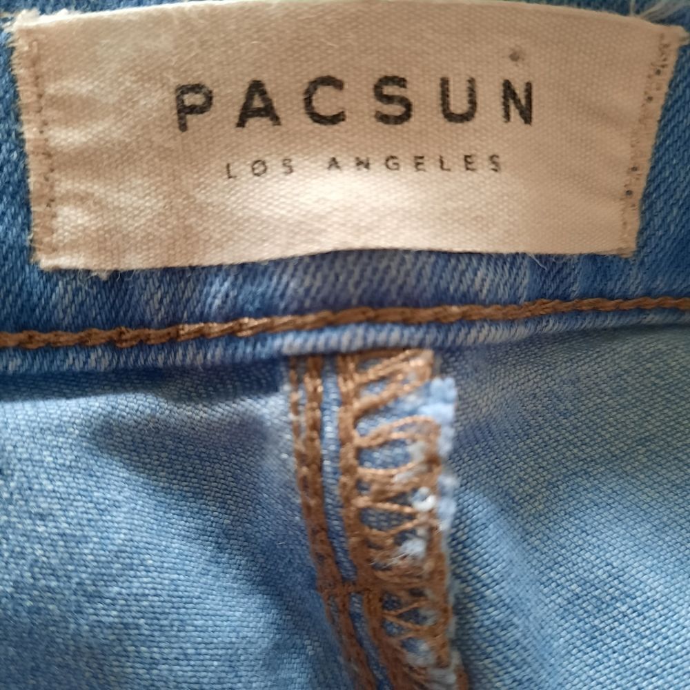 PacSun Distressed Medium Wash Jegging - Picture 2 of 8
